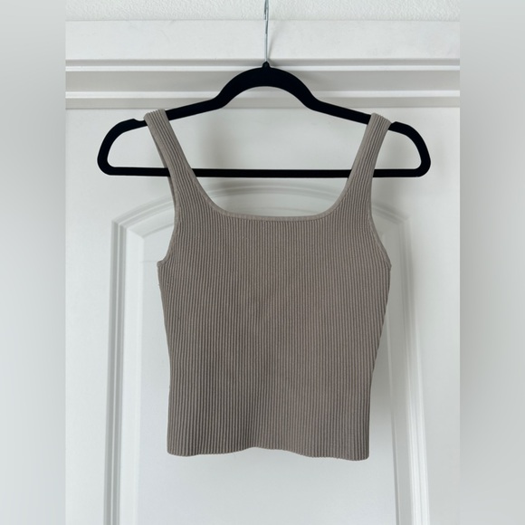 Aritzia - Babaton Sculpt Knit Squareneck Tank - Picture 2 of 6